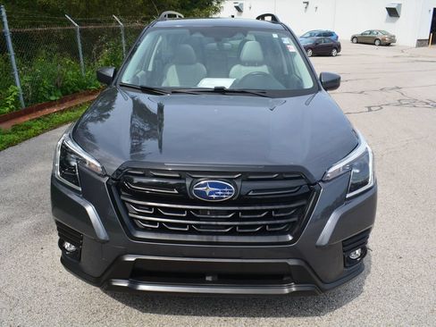 Used 2024 Subaru Forester Premium AWD/4WD image 2