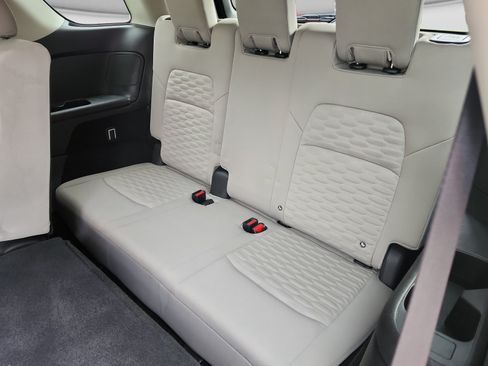 Used 2022 Nissan Pathfinder SV FWD image 14