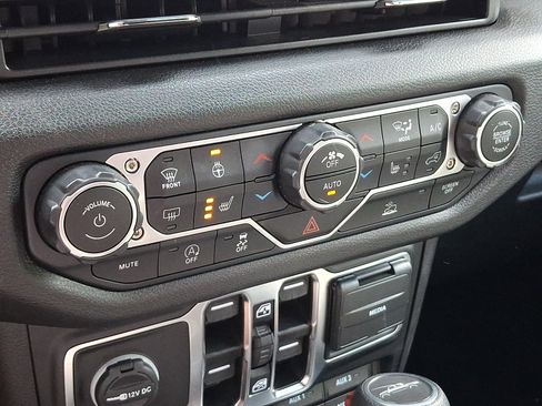 Used 2025 Jeep Gladiator Sport AWD/4WD image 15