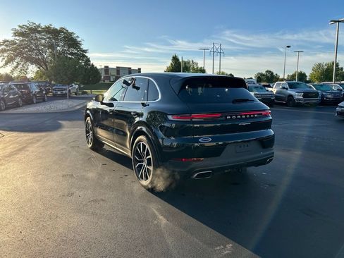 Used 2024 Porsche Cayenne AWD/4WD image 6