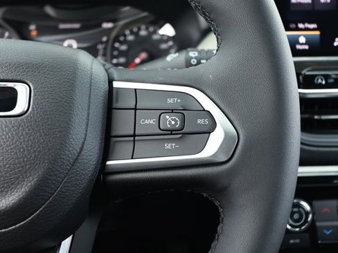 New 2026 Jeep Compass Latitude AWD/4WD image 14