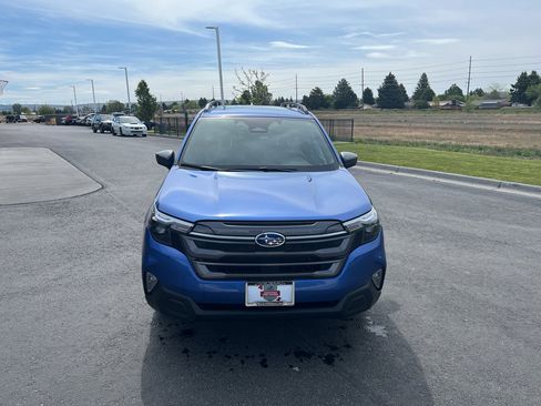 Used 2026 Subaru Forester Premium AWD/4WD image 7