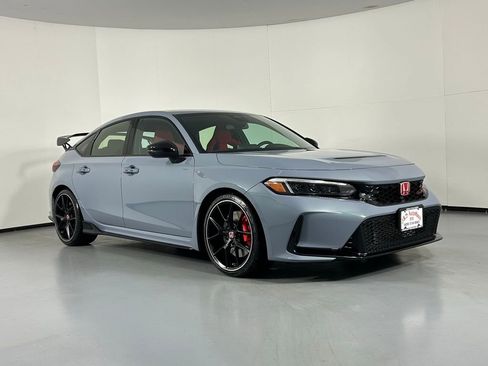 Used 2025 Honda Civic Type R image 1