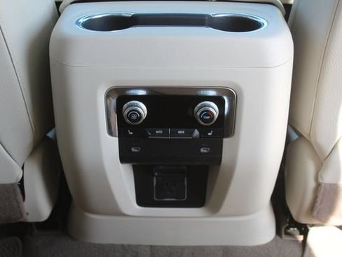 Used 2023 GMC Yukon XL Denali AWD/4WD image 21