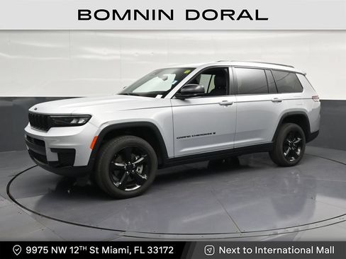 Used 2024 Jeep Grand Cherokee L Laredo AWD/4WD image 1