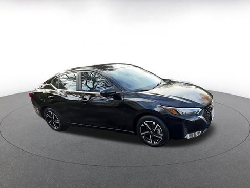 Used 2025 Nissan Sentra SV image 2