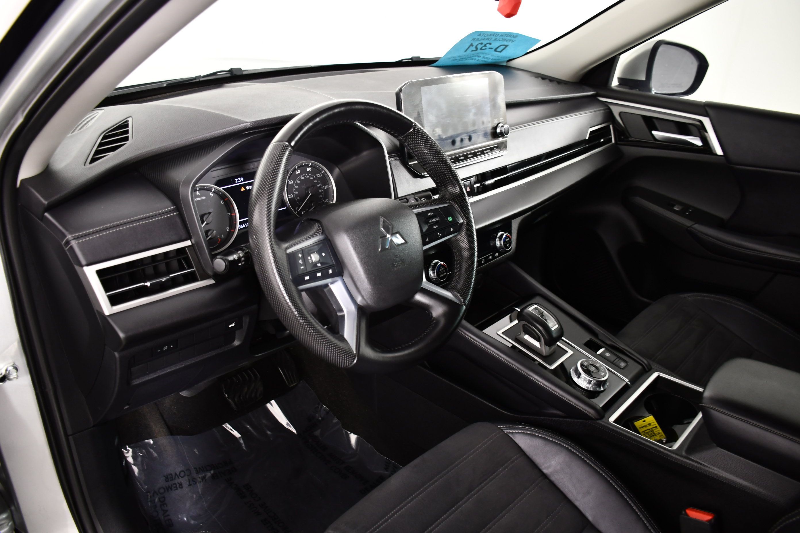 Used 2023 Mitsubishi Outlander SE AWD/4WD image 34