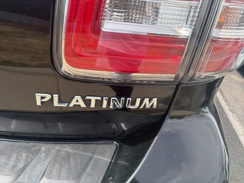 Used 2018 Nissan Armada Platinum image 5