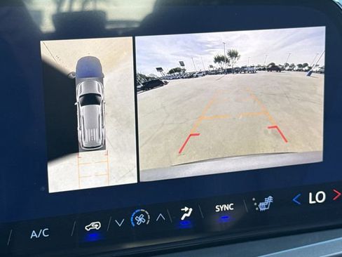 New 2026 Chevrolet Traverse LT image 16