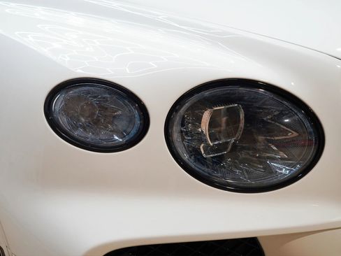 Used 2022 Bentley Bentayga AWD/4WD image 77