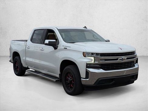 Used 2022 Chevrolet Silverado 1500 LT w/ Convenience Package II image 3