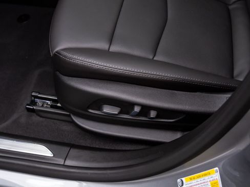 New 2026 Cadillac XT5 Premium Luxury w/ Driver Assist Package image 17