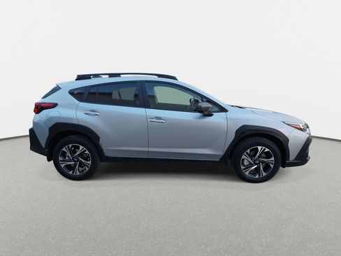 Used 2025 Subaru Crosstrek 2.0i Premium image 4