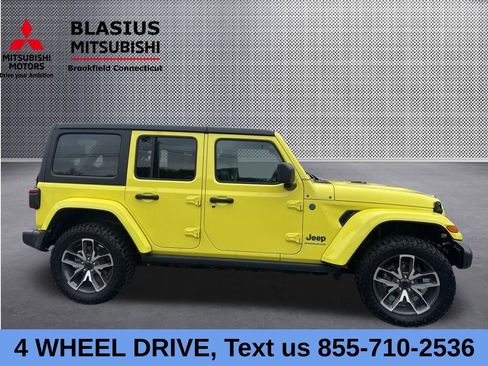 Used 2024 Jeep Wrangler Unlimited w/ Convenience Group AWD/4WD image 6