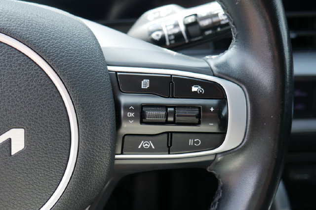 Used 2023 Kia Sportage EX AWD/4WD image 21