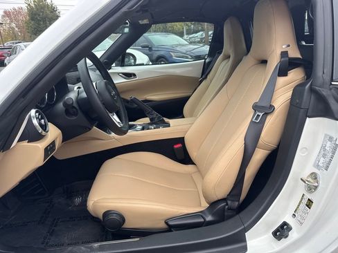 Used 2025 MAZDA MX-5 Miata RF Grand Touring w/ Weather Package image 9