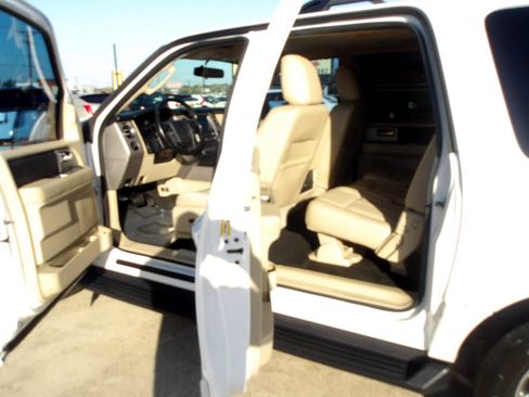 Used 2017 Ford Expedition EL XLT w/ Equipment Group 202A image 15