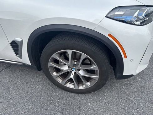 Used 2024 BMW X5 xDrive40i w/ Premium Package image 5