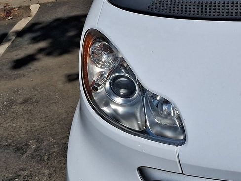 Used 2015 smart fortwo Coupe RWD image 3