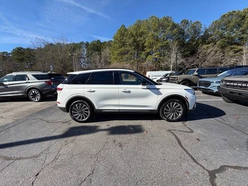 New 2026 Lincoln Corsair Reserve image 6