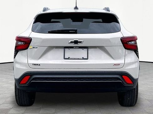 New 2026 Chevrolet Trax RS w/ Sunroof Package FWD image 5