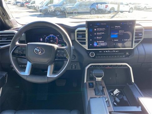 Used 2025 Toyota Sequoia Platinum image 8