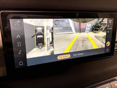 Used 2023 Land Rover Defender 110 SE image 20