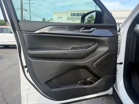 Used 2023 Jeep Grand Cherokee Altitude AWD/4WD image 33