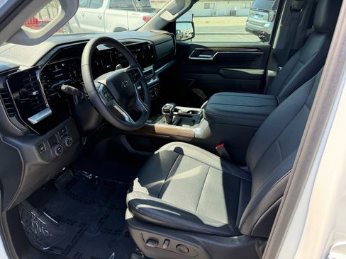 Used 2023 Chevrolet Silverado 1500 RST RWD image 17