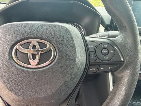 Used 2019 Toyota RAV4 XLE w/ Carpet Mat Package AWD/4WD image 39