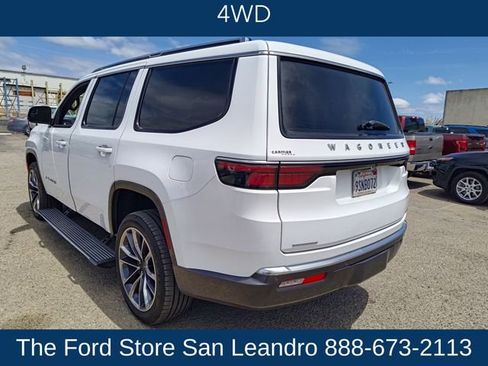 Used 2022 Jeep Wagoneer Series III w/ Premium Group I AWD/4WD image 5
