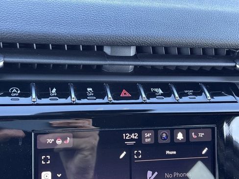 Used 2023 Jeep Grand Cherokee Altitude image 28