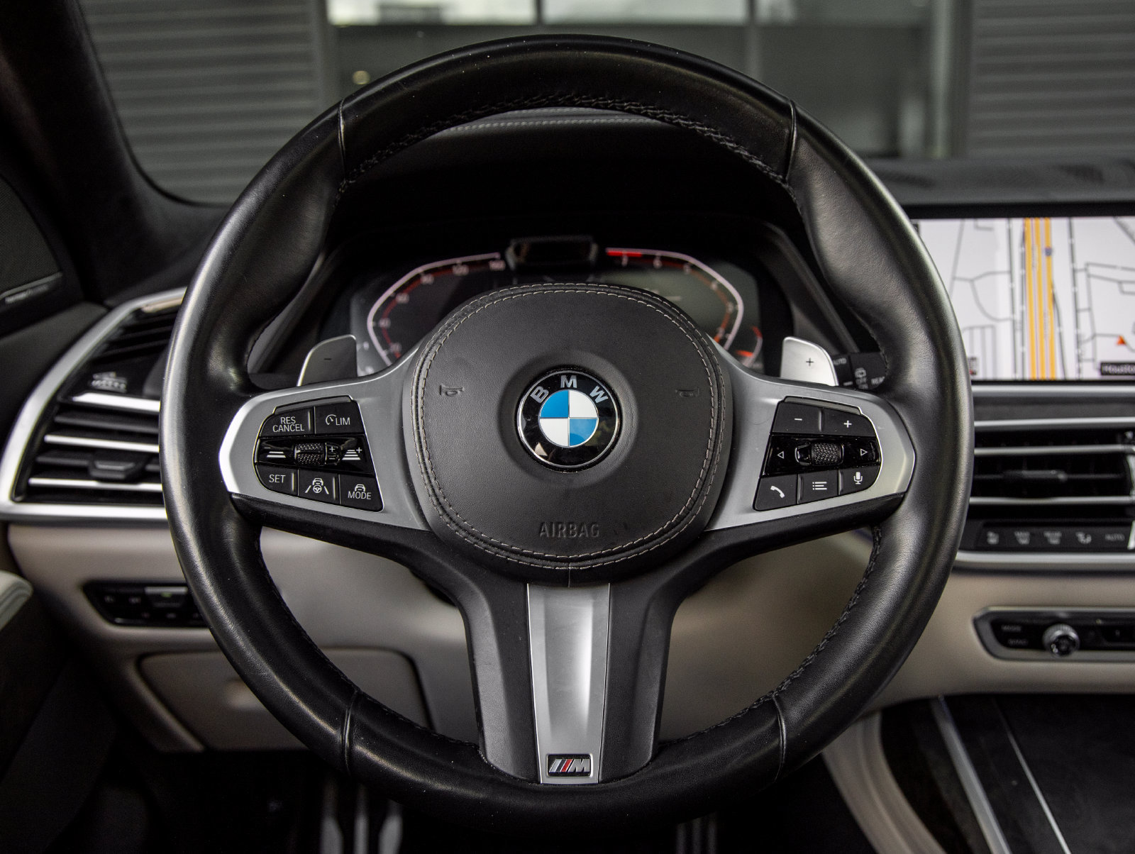 Used 2020 BMW X7 xDrive40i w/ M Sport Package AWD/4WD image 29
