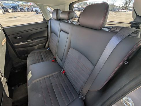 Used 2018 Mitsubishi Outlander Sport SE image 17