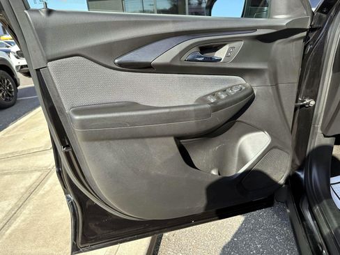 Used 2023 Chevrolet TrailBlazer LT AWD/4WD image 8