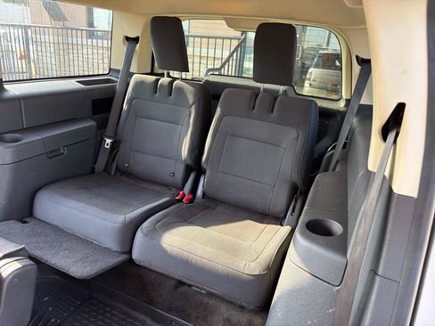 Used 2017 Ford Flex SE FWD image 25
