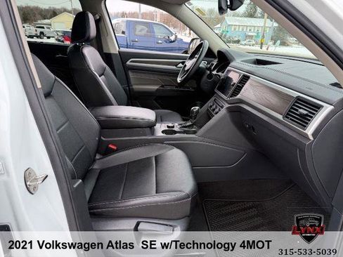 Used 2021 Volkswagen Atlas SE w/ Panoramic Sunroof Package image 41