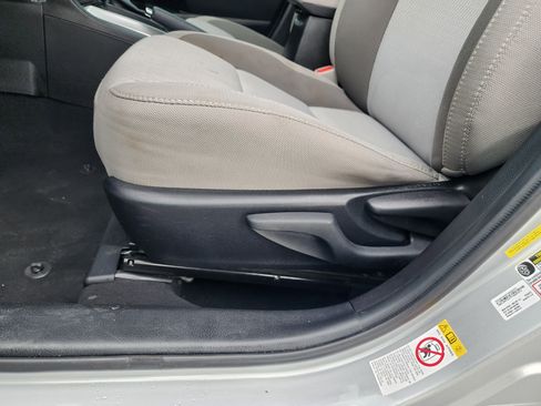 Used 2017 Toyota Corolla LE image 24