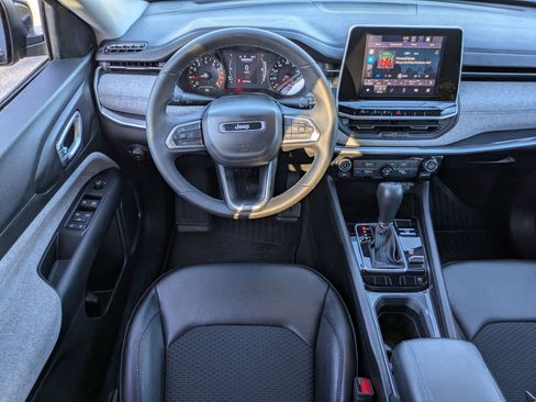 Used 2022 Jeep Compass Latitude image 31