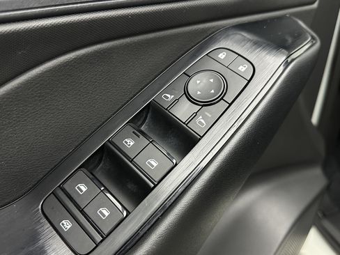 Used 2024 Nissan Rogue S AWD/4WD image 12