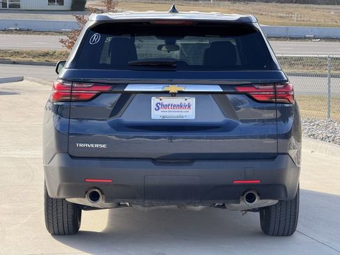 Used 2023 Chevrolet Traverse LS image 5