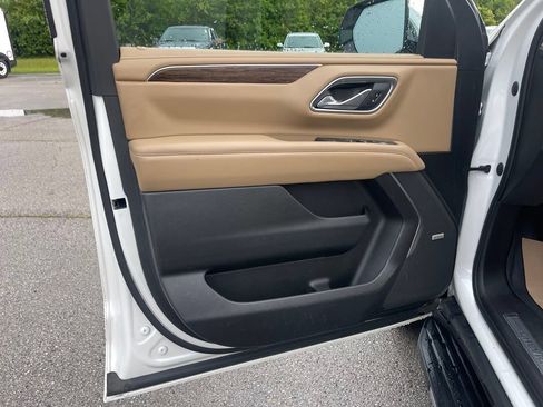 Used 2021 Chevrolet Suburban Premier AWD/4WD image 14
