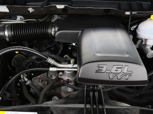 Used 2022 RAM 1500 Classic SLT w/ Electronics Group AWD/4WD image 27