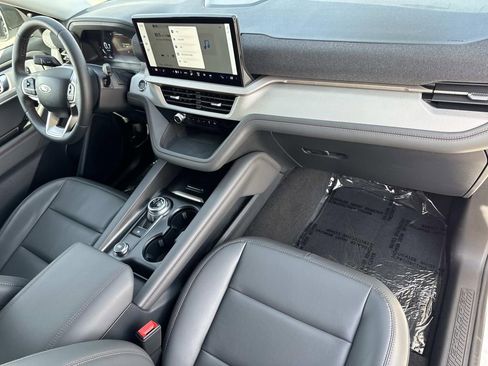 Certified 2025 Ford Explorer Active w/ Active Comfort Package image 30