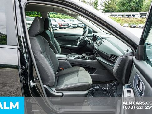 Used 2024 Nissan Rogue S FWD image 23