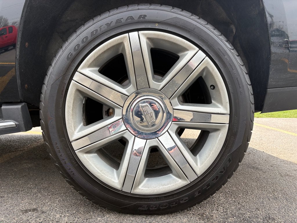 Used 2016 Cadillac Escalade Luxury AWD/4WD image 14