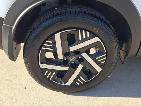New 2026 Nissan Kicks SV image 21