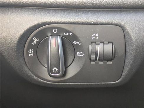 Used 2018 Audi Q3 2.0T Premium w/ Convenience Package image 12