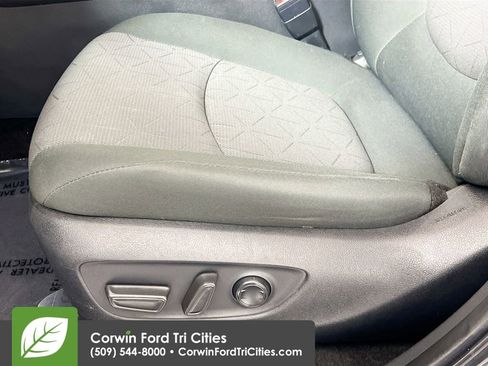 Used 2023 Toyota RAV4 XLE image 23