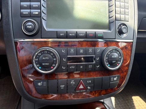 Used 2006 Mercedes-Benz R 500 4MATIC image 16